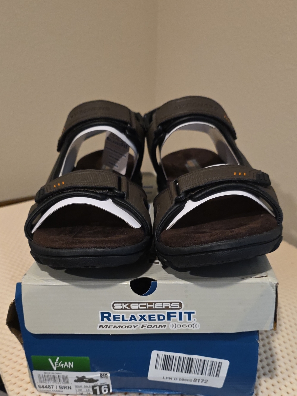Skechers Men's Brown and Black Open-Toe Sandals 16M - Picture 3 of 7